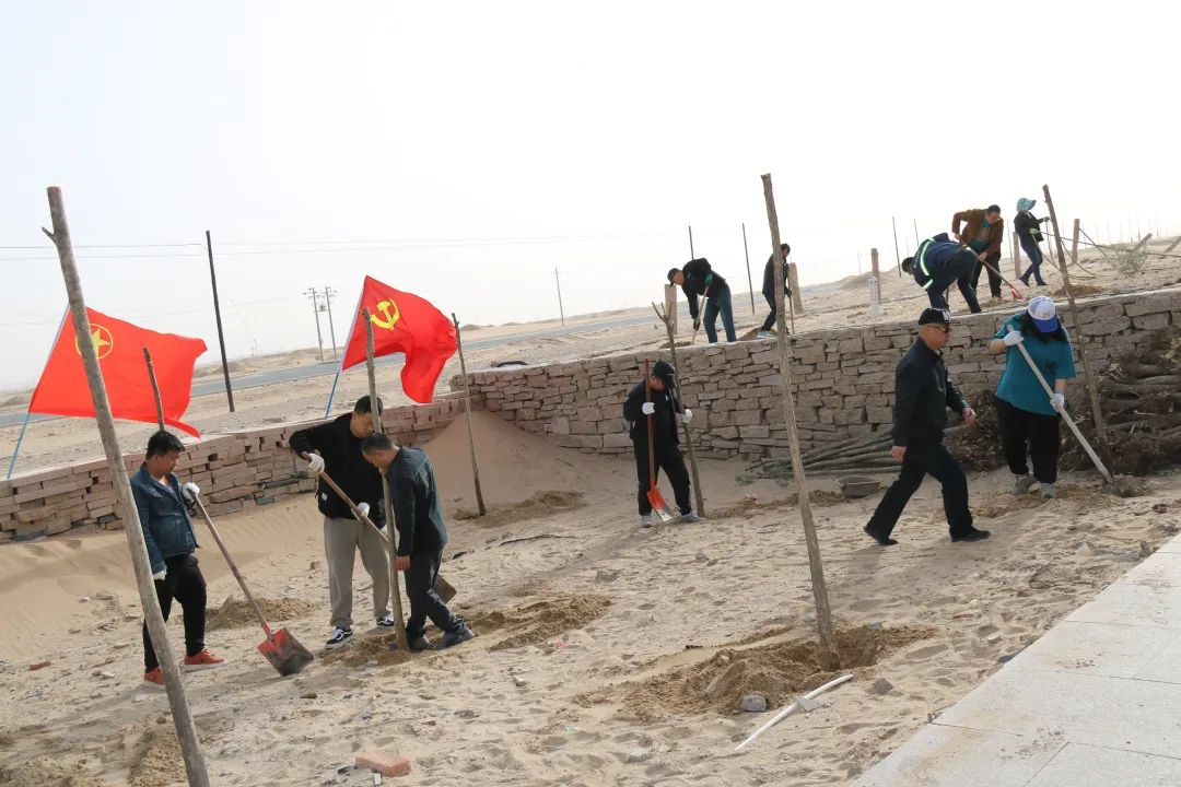 綠化環(huán)境 美化生活丨內(nèi)蒙陜建礦業(yè)開展“植樹護綠”主題活動